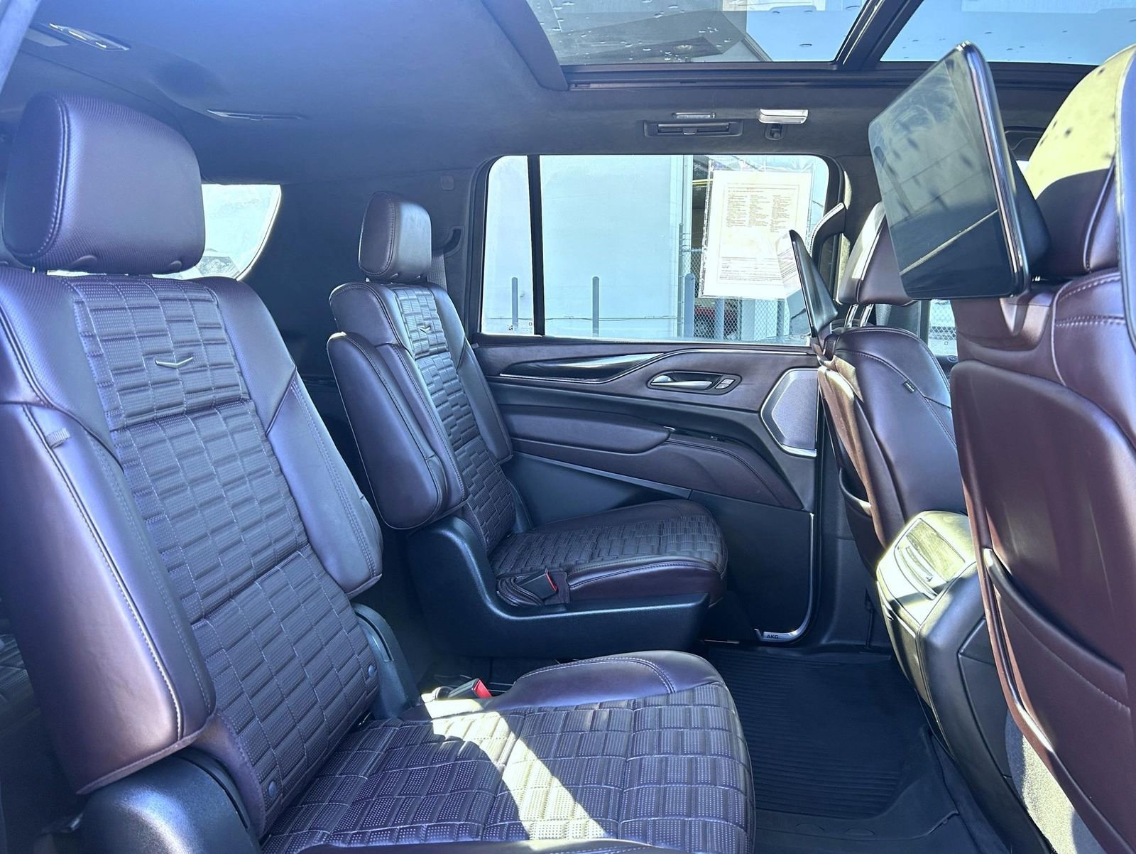 Certified 2023 Cadillac Escalade ESV Premium Luxury Platinum image 20