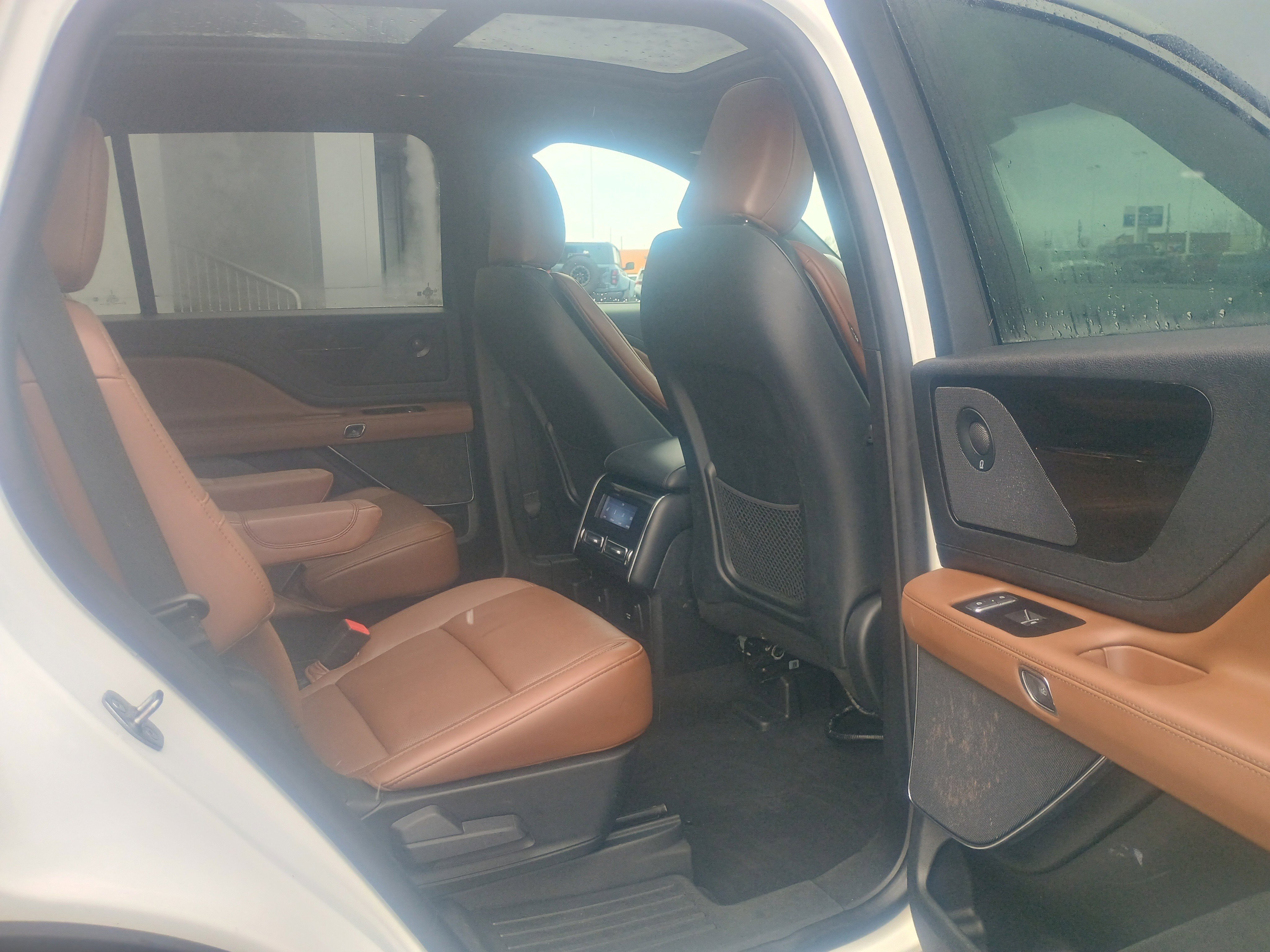 Used 2023 Lincoln Aviator Reserve image 17