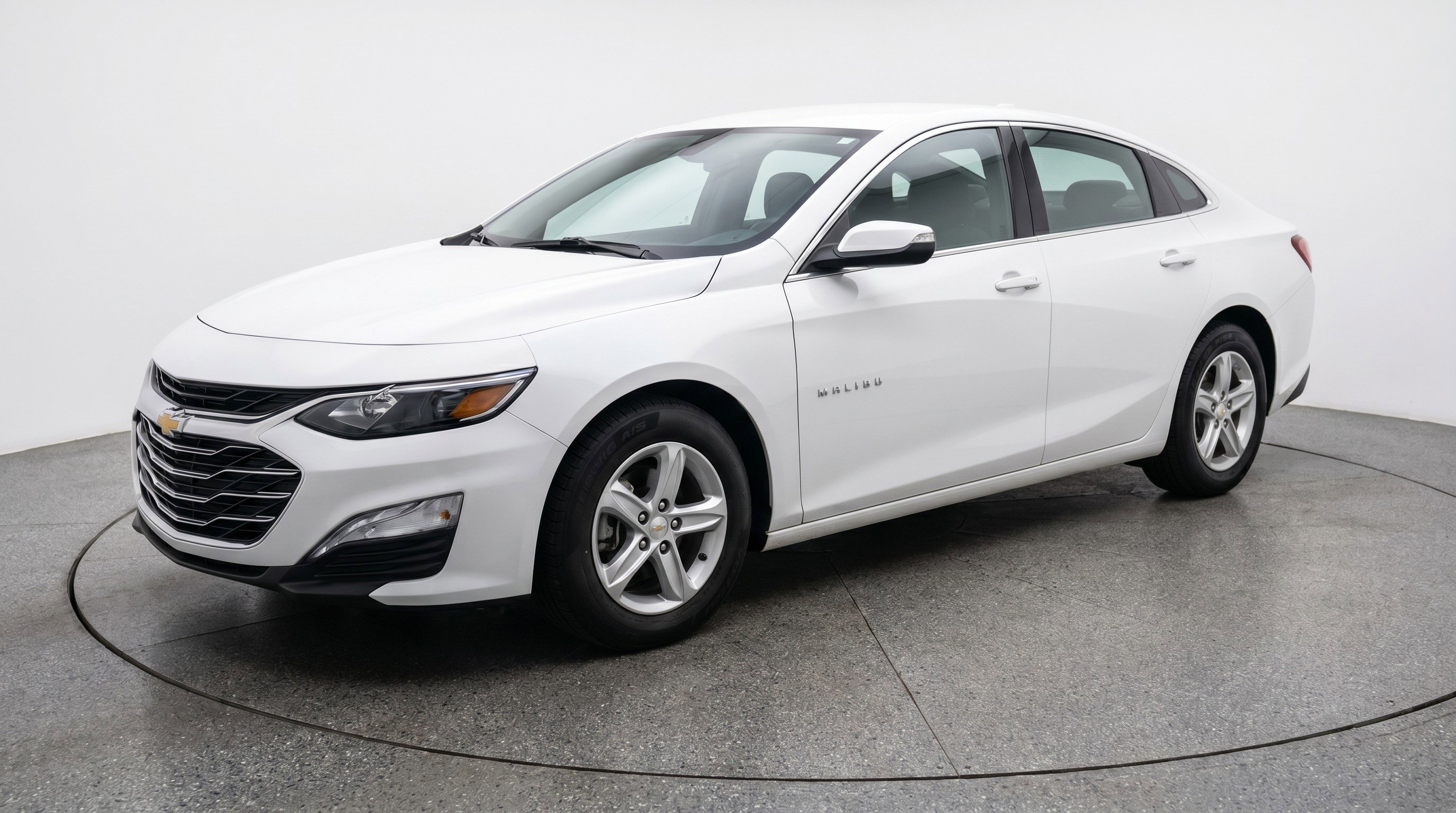 Used 2023 Chevrolet Malibu LT w/ Driver Confidence Package FWD image 3