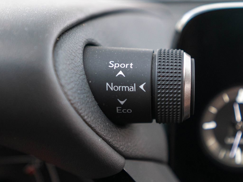 Used 2025 Lexus ES 300h w/ Premium Package FWD image 29
