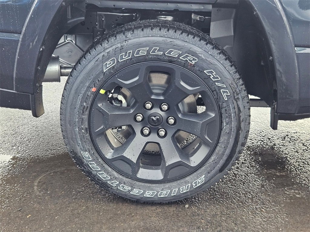 New 2026 RAM 1500 4x4 Crew Cab image 9