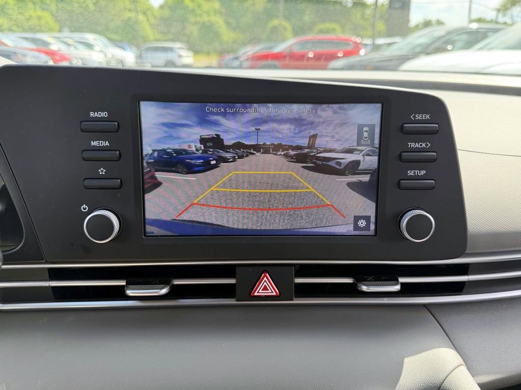 Certified 2023 Hyundai Elantra SE w/ Preferred Accessory Package FWD image 30