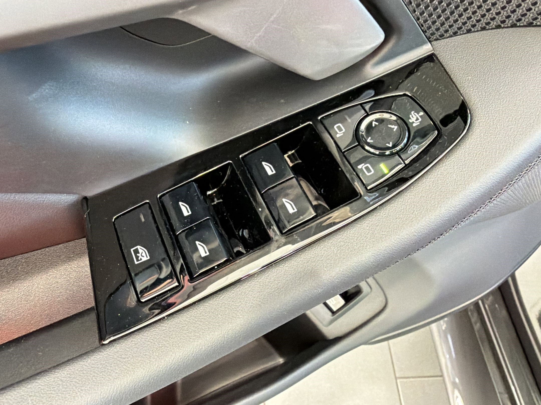 New 2026 BMW M5 Touring image 11