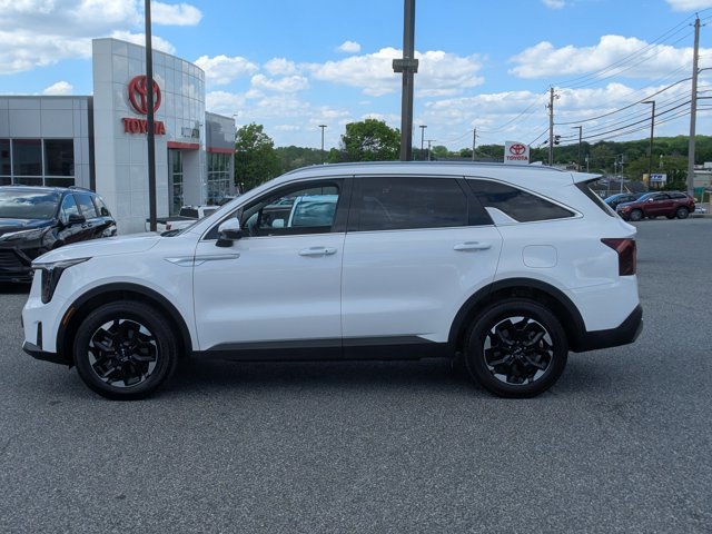 Used 2025 Kia Sorento S w/ Panoramic Sunroof Package AWD/4WD image 9