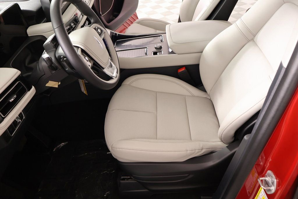 New 2026 Lincoln Aviator AWD image 11