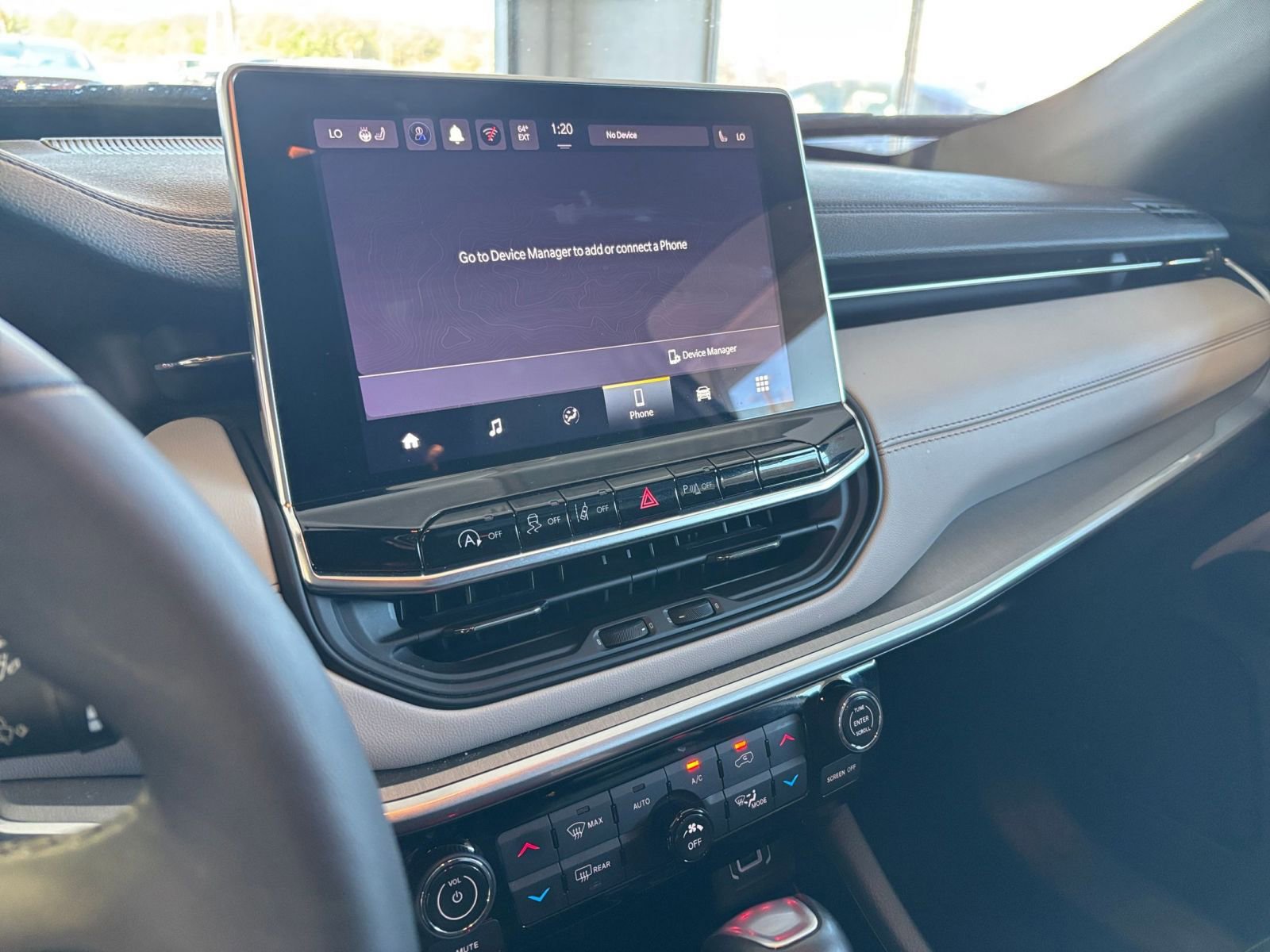 Used 2025 Jeep Compass Limited image 21