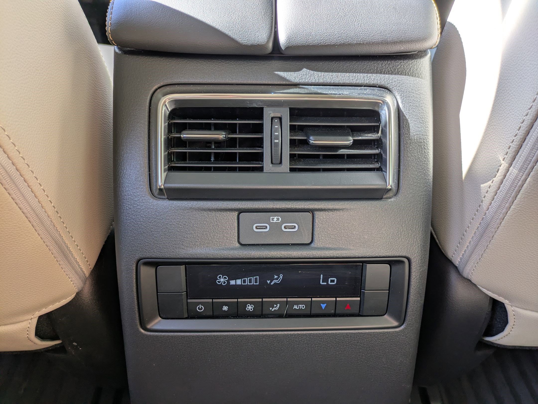 Used 2025 MAZDA CX-70 Plug-In Hybrid w/ Premium Pkg AWD/4WD image 30