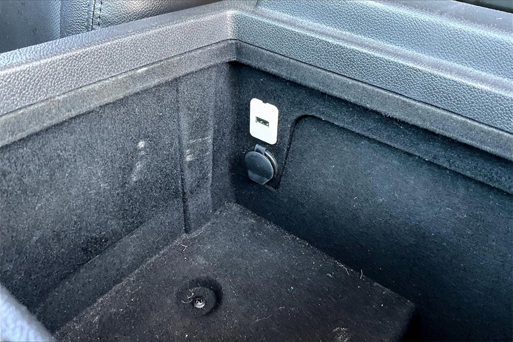 Used 2014 Chevrolet Suburban LTZ image 32