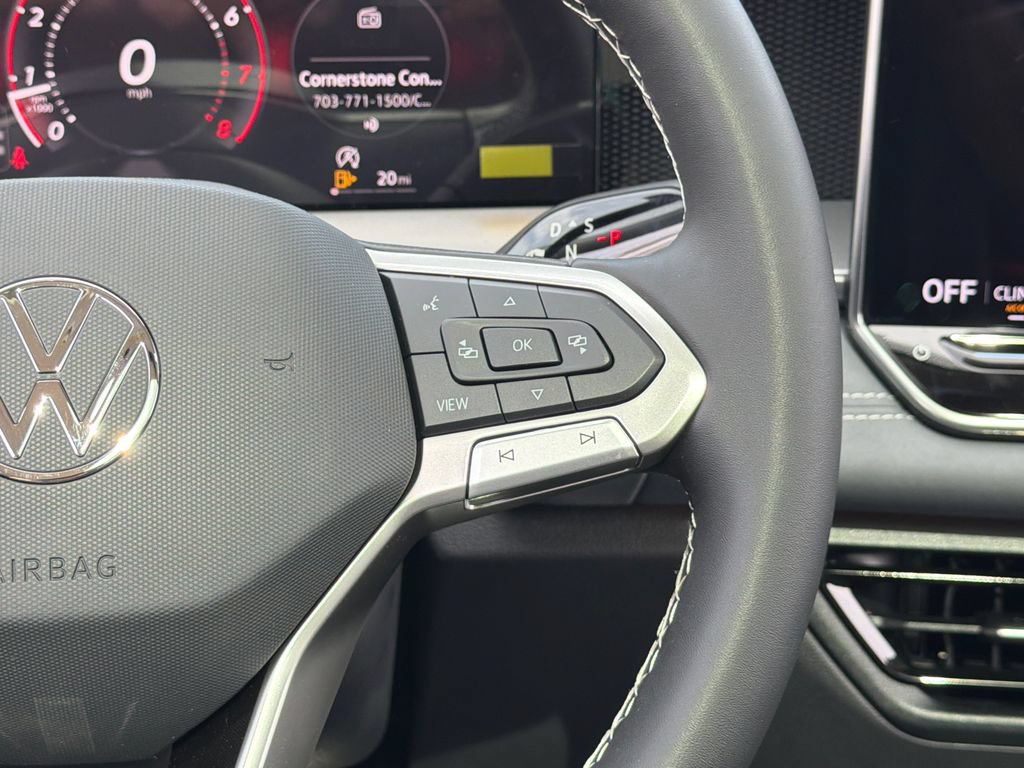 New 2026 Volkswagen Tiguan SE FWD image 23