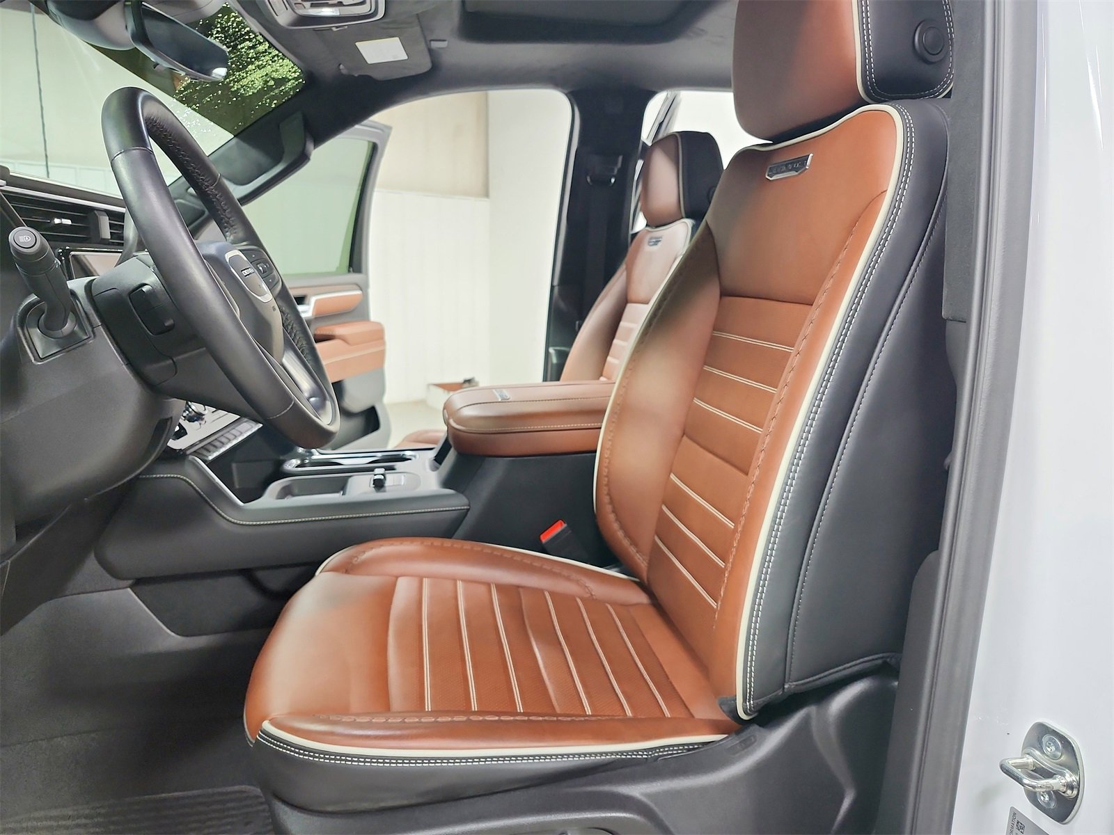 Used 2025 GMC Sierra 2500 Denali Ultimate w/ Max Trailering Package image 19