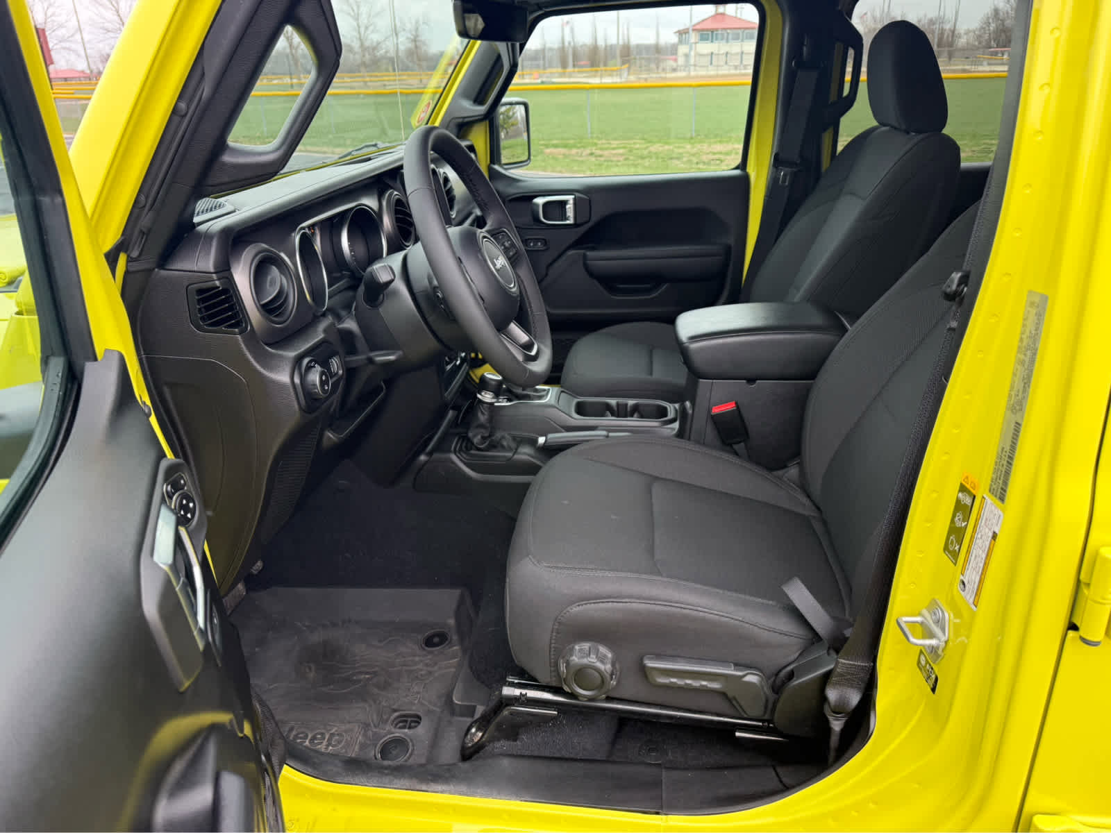 Used 2023 Jeep Gladiator Sport AWD/4WD image 10