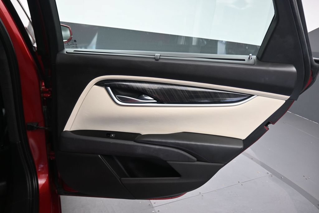 Used 2013 Cadillac XTS Platinum FWD image 39