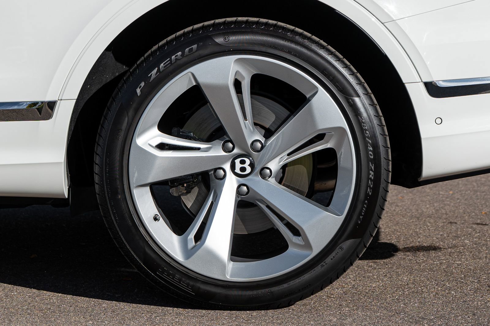 Certified 2025 Bentley Bentayga image 7