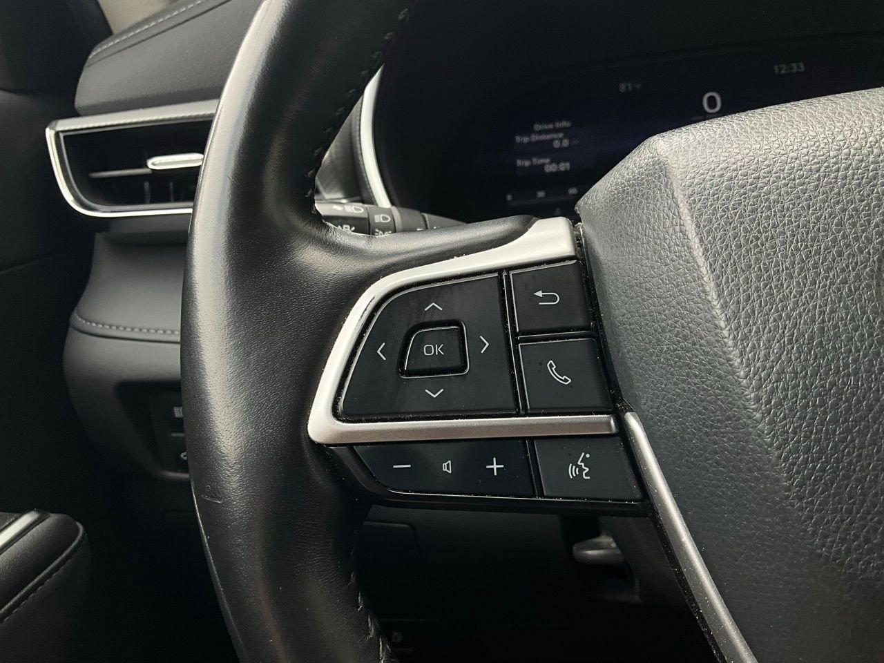 Used 2023 Toyota Highlander Platinum image 41