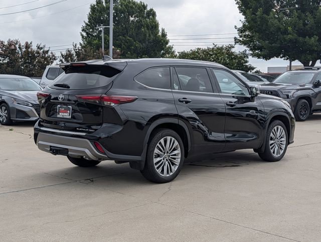Used 2025 Toyota Highlander Platinum AWD/4WD image 5