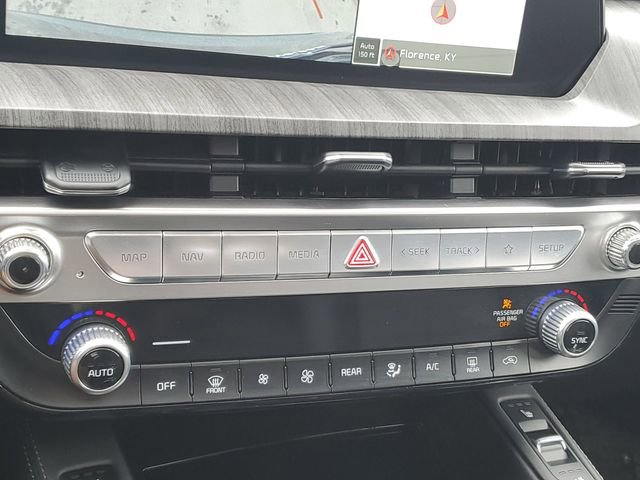 Used 2024 Kia Telluride EX w/ EX Captain's Chair Package image 28