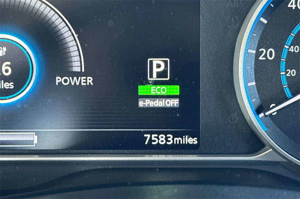 Used 2023 Nissan Leaf S image 24