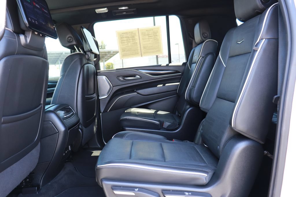 Used 2022 Cadillac Escalade ESV Sport w/ Touring Package AWD/4WD image 16