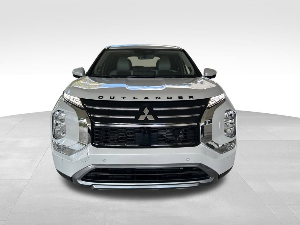 New 2025 Mitsubishi Outlander SE image 13