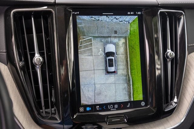 Used 2022 Volvo XC60 B5 Inscription w/ Advanced Package AWD/4WD image 27