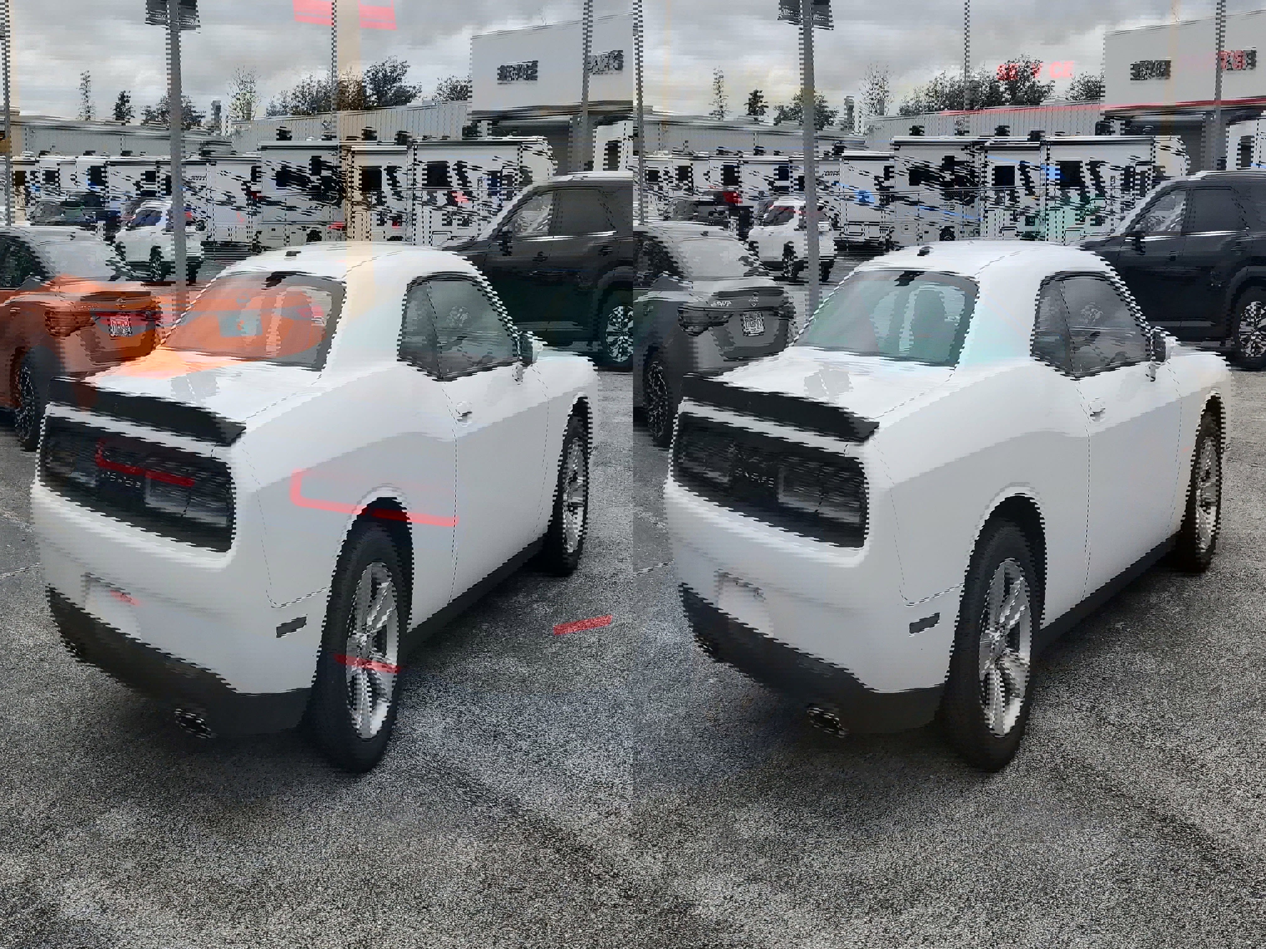 Used 2023 Dodge Challenger SXT image 4