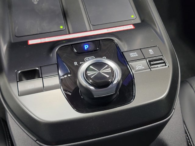 New 2026 Subaru Solterra AWD/4WD image 21
