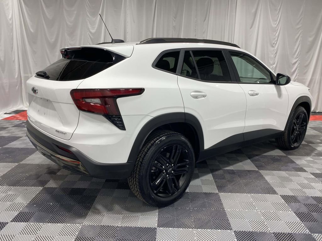 Used 2024 Chevrolet Trax ACTIV w/ Driver Confidence Package image 4