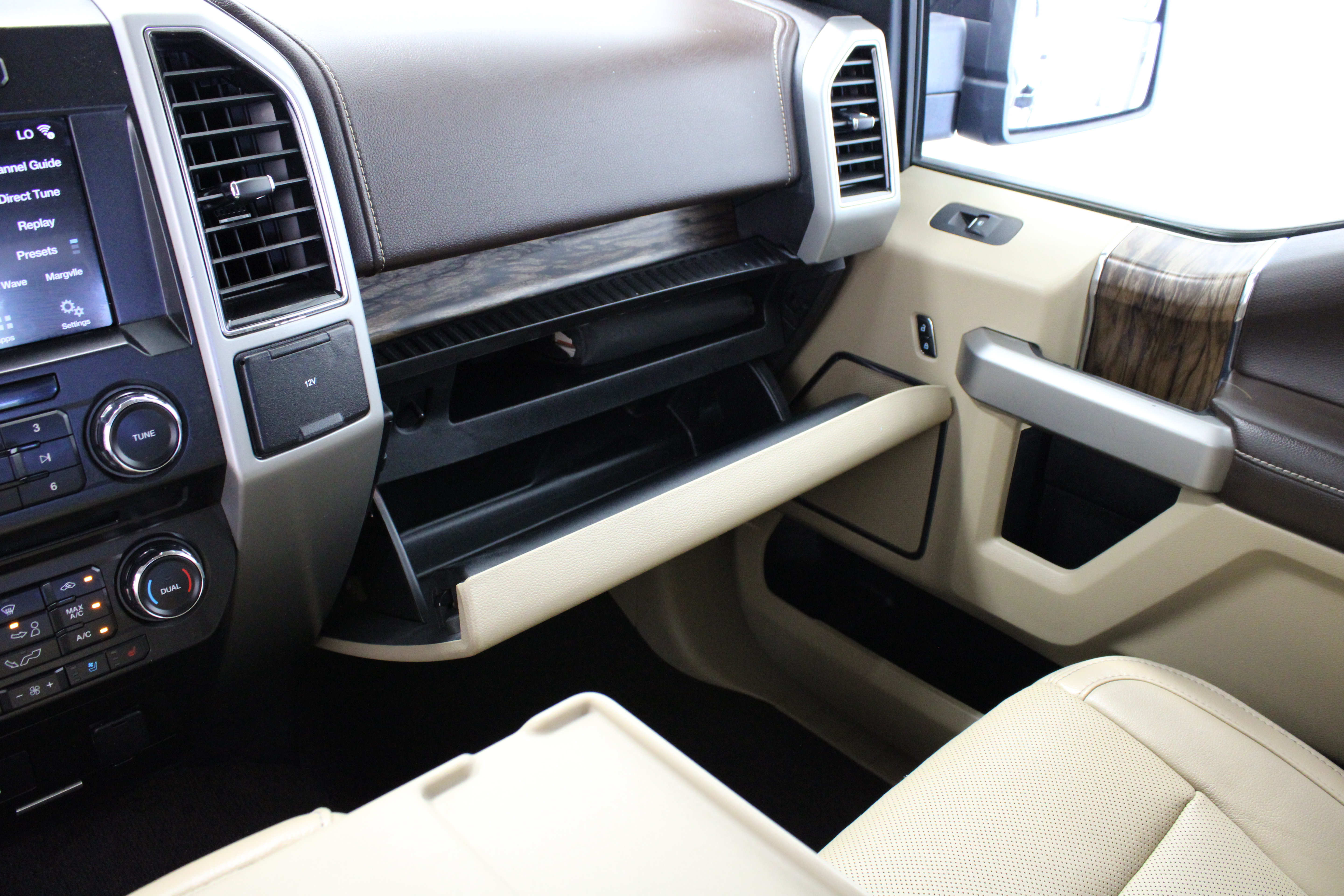 Used 2018 Ford F150 Lariat AWD/4WD image 26
