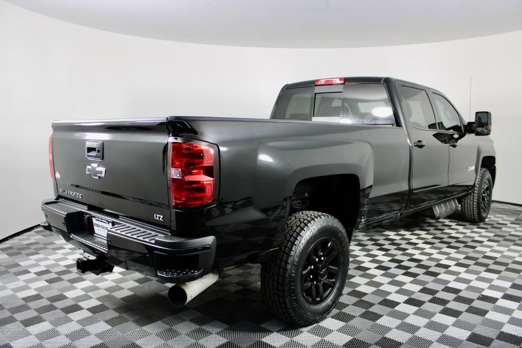 Used 2017 Chevrolet Silverado 2500 LTZ image 9