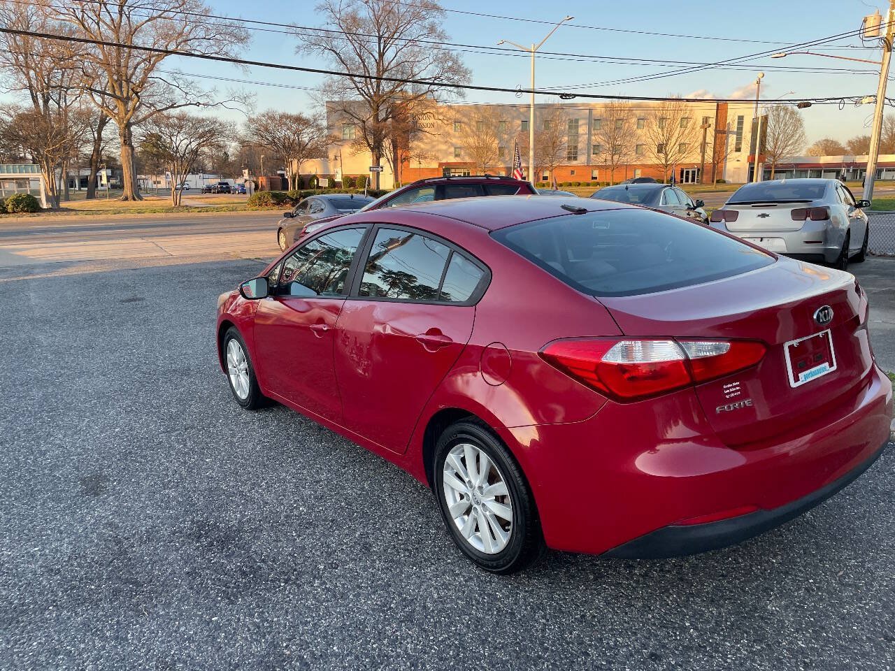 Used 2014 Kia Forte LX w/ Popular Package FWD image 5