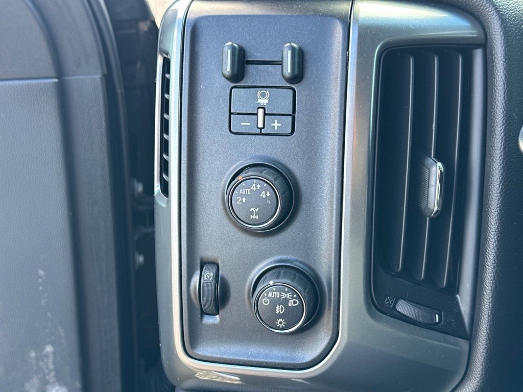 Used 2016 Chevrolet Silverado 1500 LT w/ All Star Edition AWD/4WD image 19