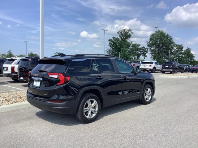 Used 2023 GMC Terrain SLE w/ Driver Convenience Package AWD/4WD image 5