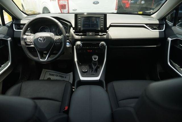 Used 2021 Toyota RAV4 XLE Premium AWD/4WD image 21