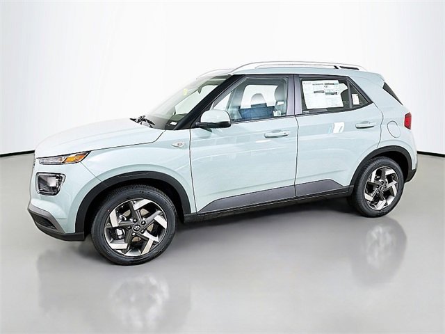 Certified 2025 Hyundai Venue SEL FWD image 3