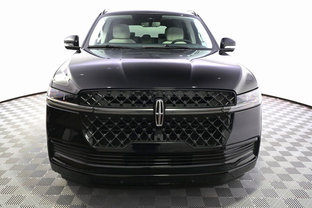 New 2026 Lincoln Navigator Reserve w/ Jet Appearance Package image 10