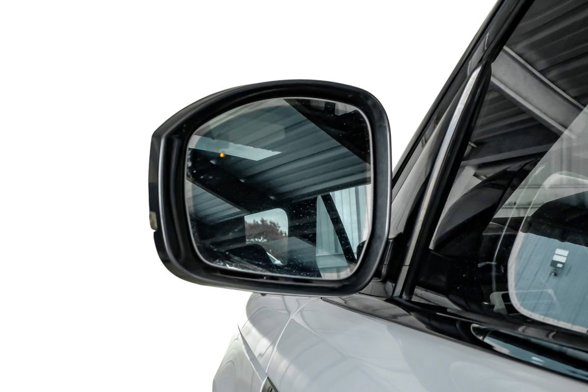 Used 2017 Land Rover Range Rover Supercharged image 39