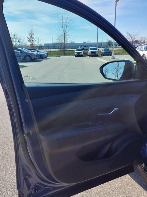 Certified 2025 Hyundai Tucson SE image 14