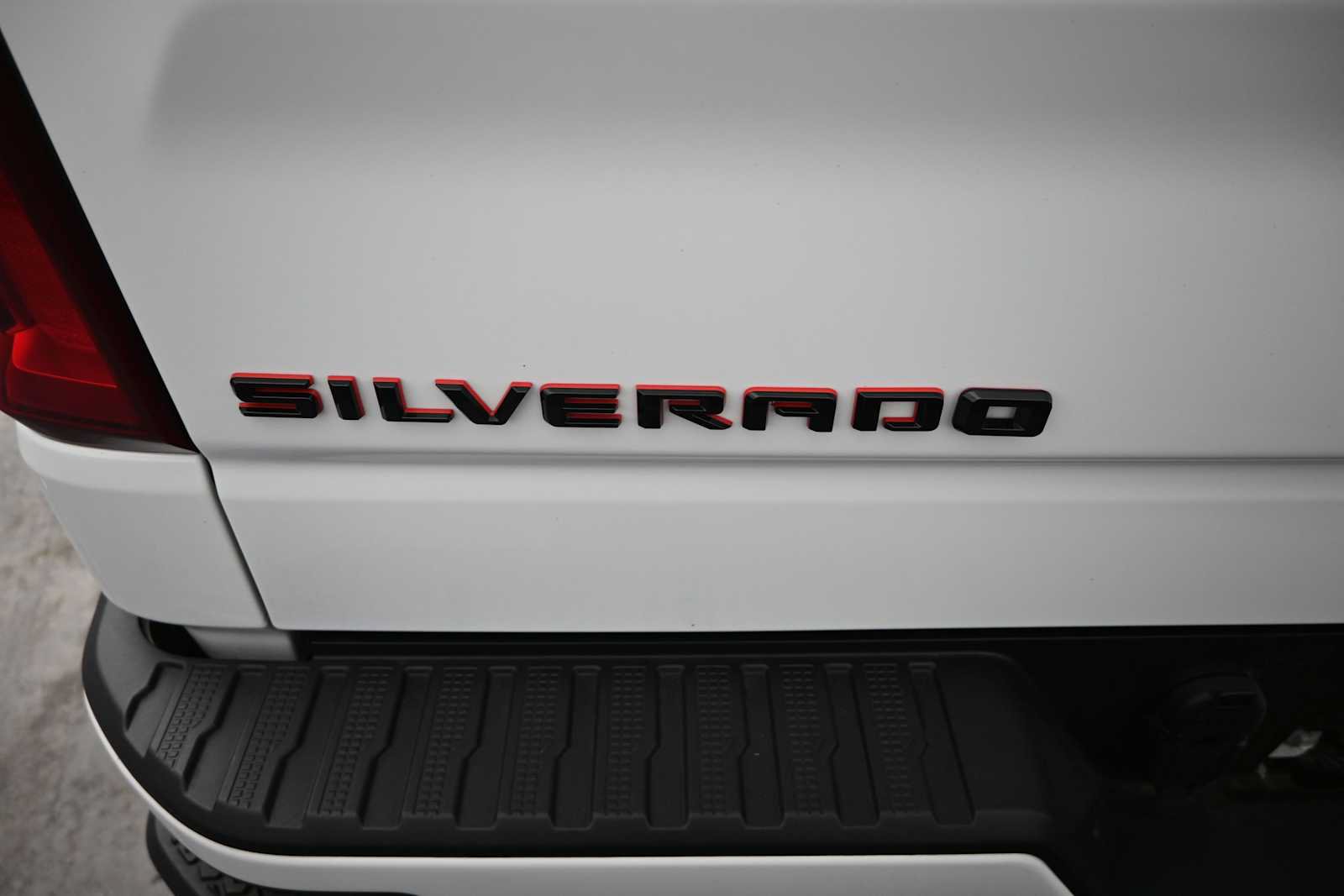 Used 2023 Chevrolet Silverado 1500 RST w/ Redline Edition AWD/4WD image 28