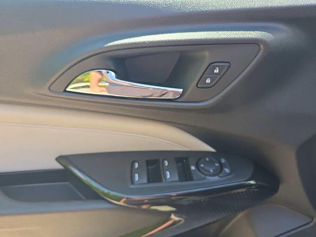 Used 2025 Chevrolet Trax LT image 20