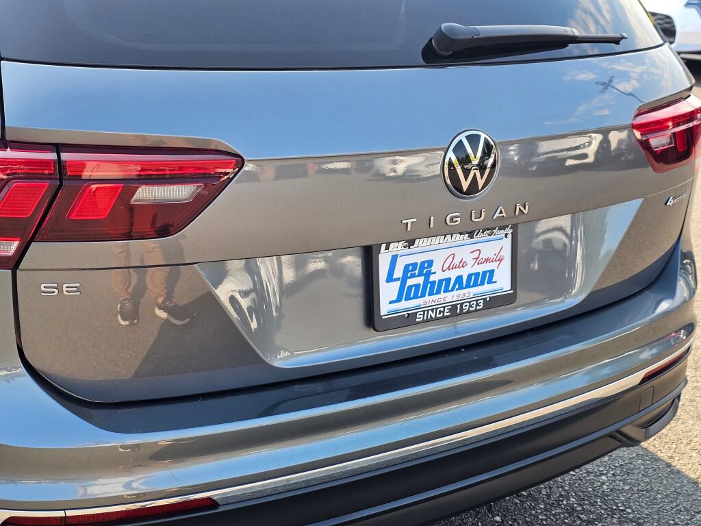 Used 2022 Volkswagen Tiguan SE AWD/4WD image 24