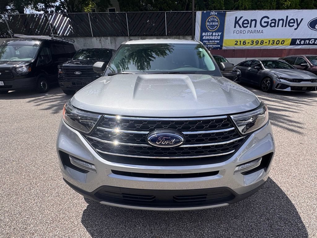 Certified 2023 Ford Explorer XLT w/ Equipment Group 202A AWD/4WD image 8
