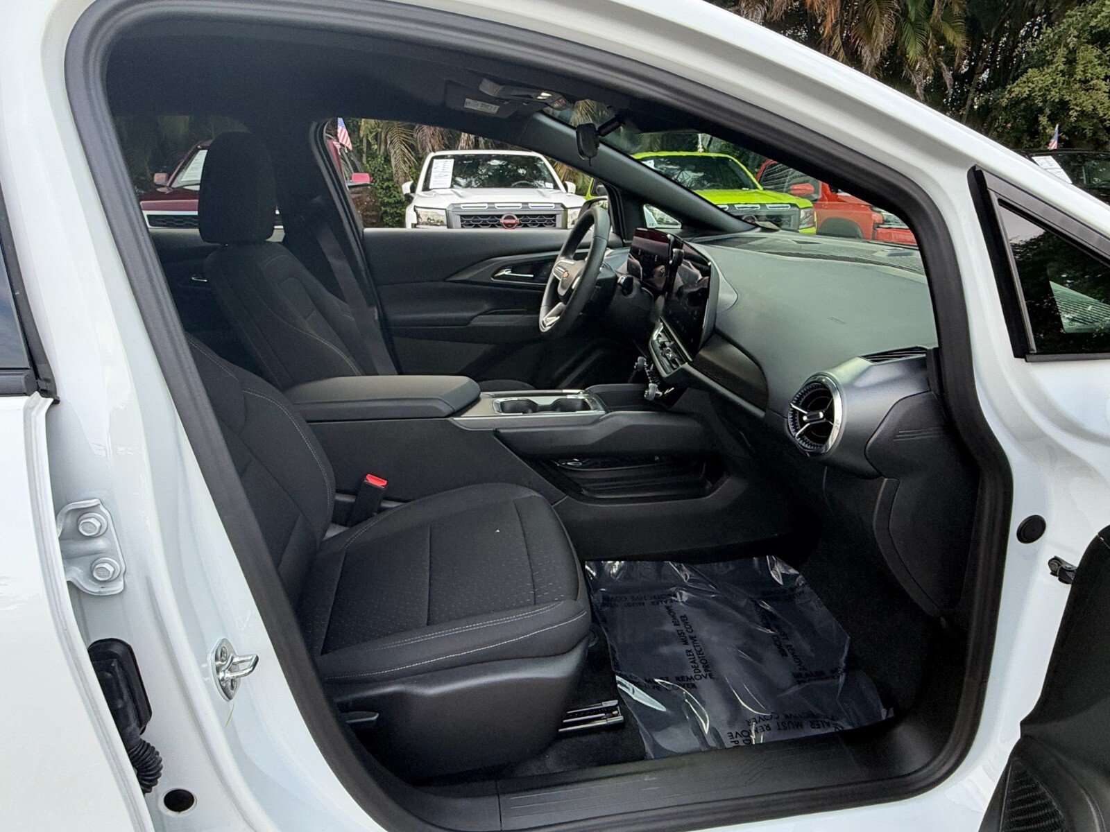 Used 2025 Chevrolet Equinox EV LT FWD image 16