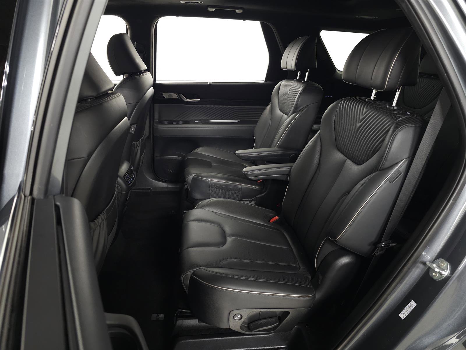 Used 2023 Hyundai Palisade Calligraphy image 41