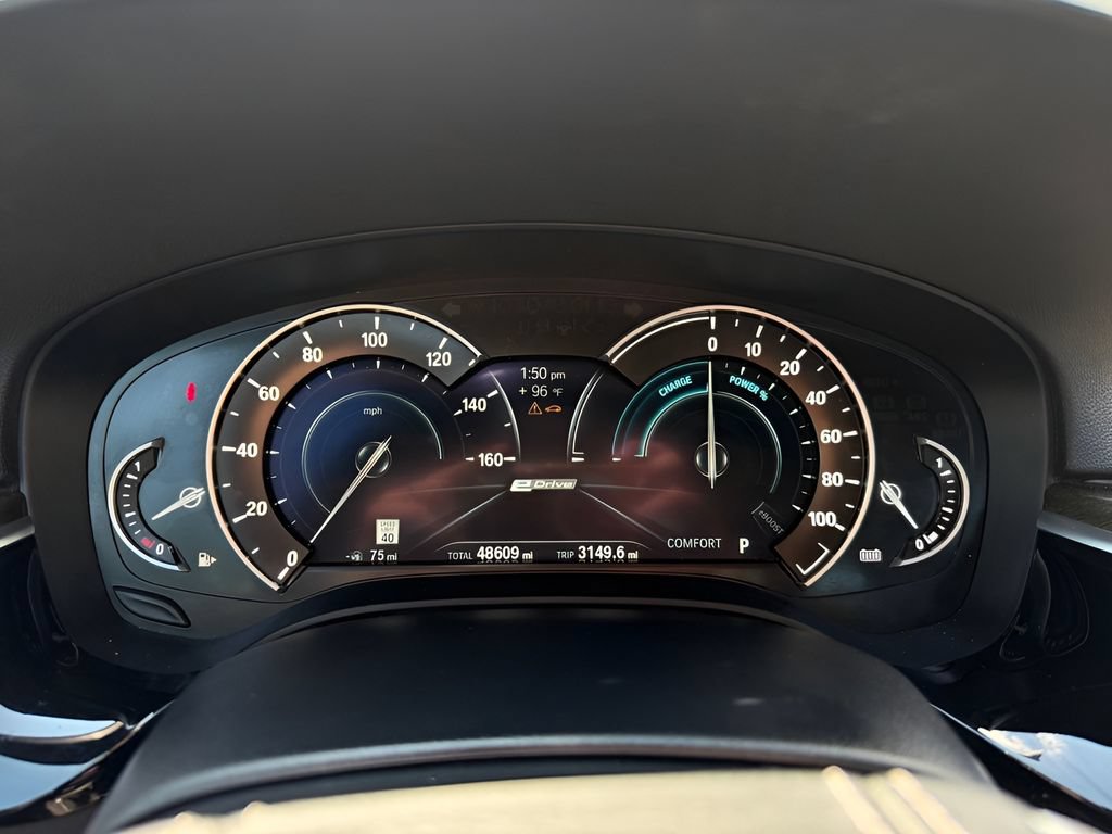 Used 2019 BMW 530e xDrive w/ Convenience Package AWD/4WD image 21