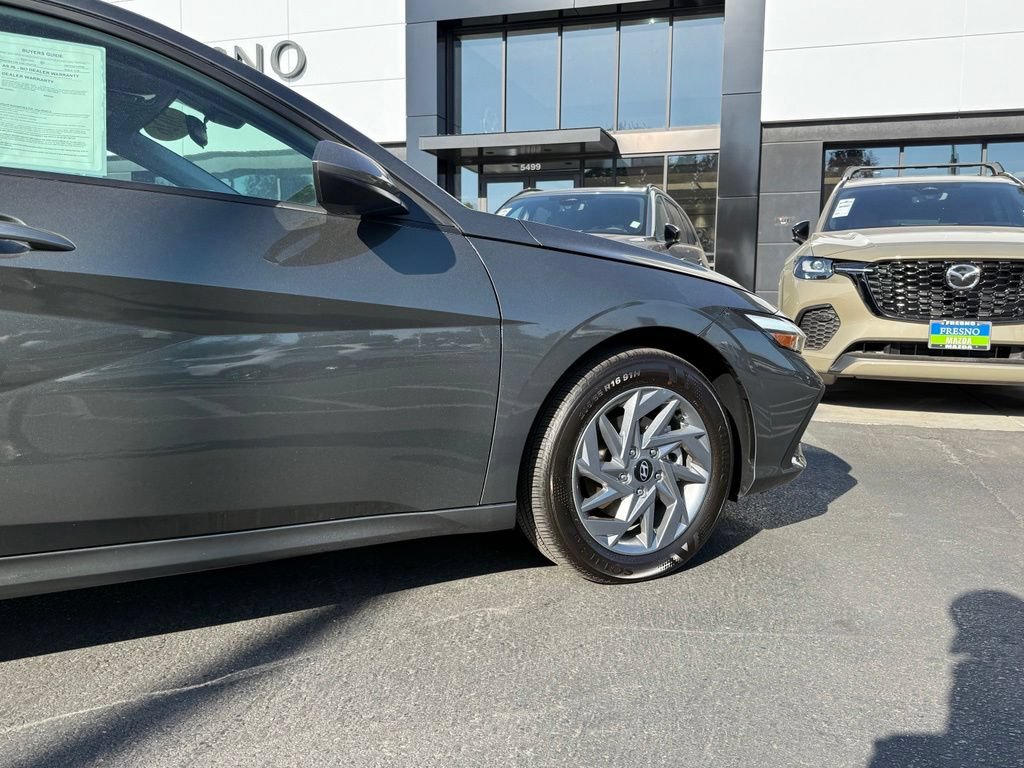 Used 2026 Hyundai Elantra Hybrid FWD image 14