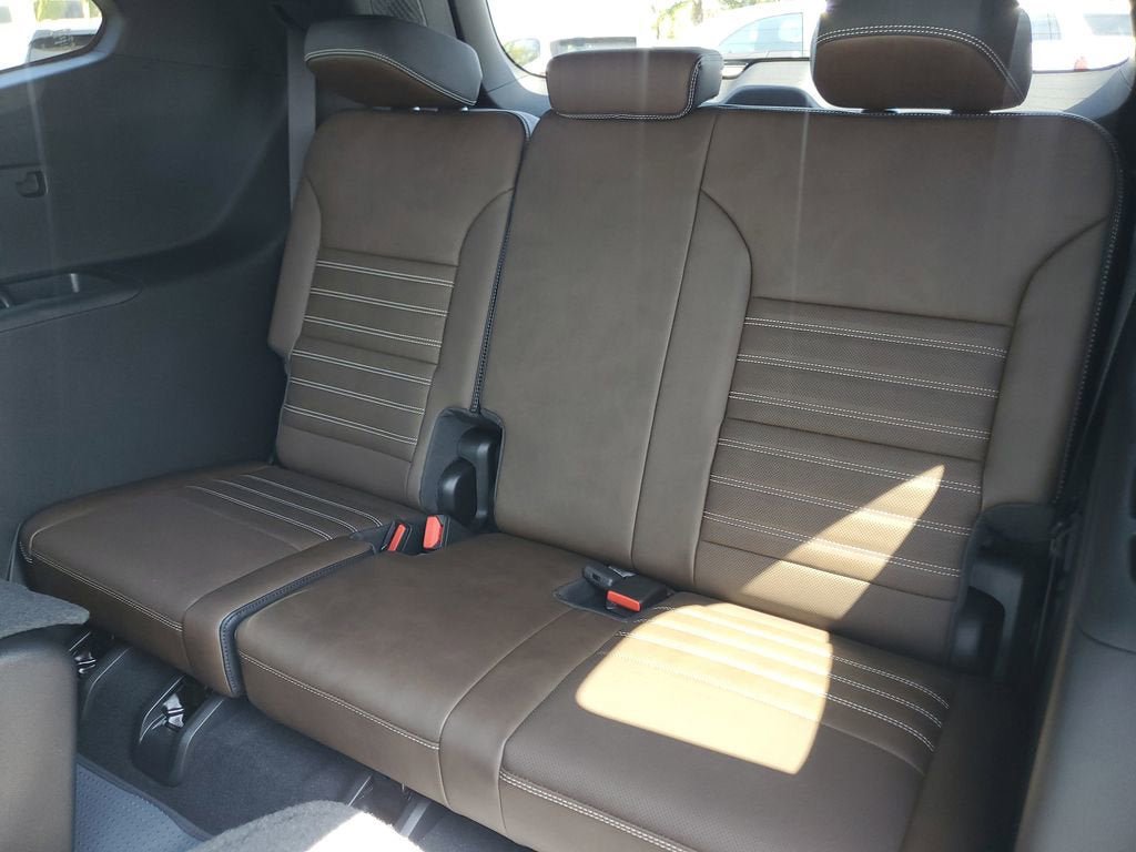 New 2026 GMC Acadia Denali Ultimate AWD/4WD image 8