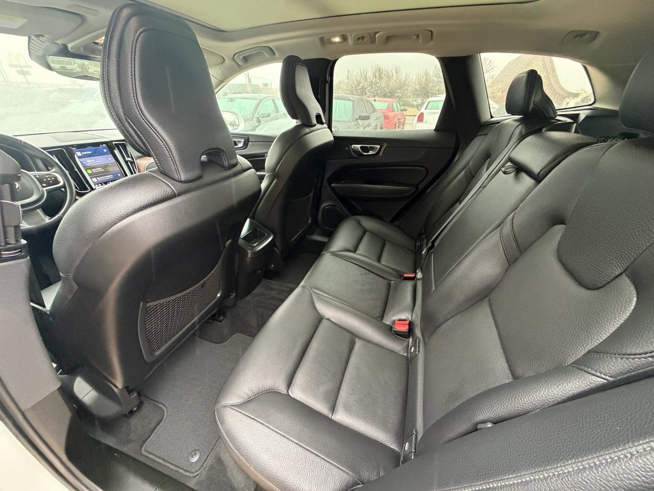 Used 2022 Volvo XC60 B5 Momentum AWD/4WD image 16