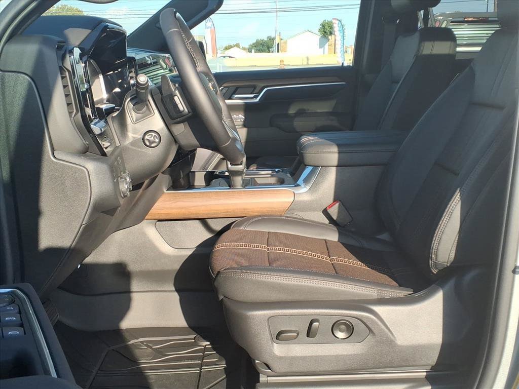 New 2026 Chevrolet Silverado 1500 High Country RWD image 17