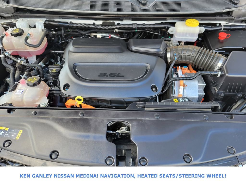 Used 2024 Chrysler Pacifica Select image 23