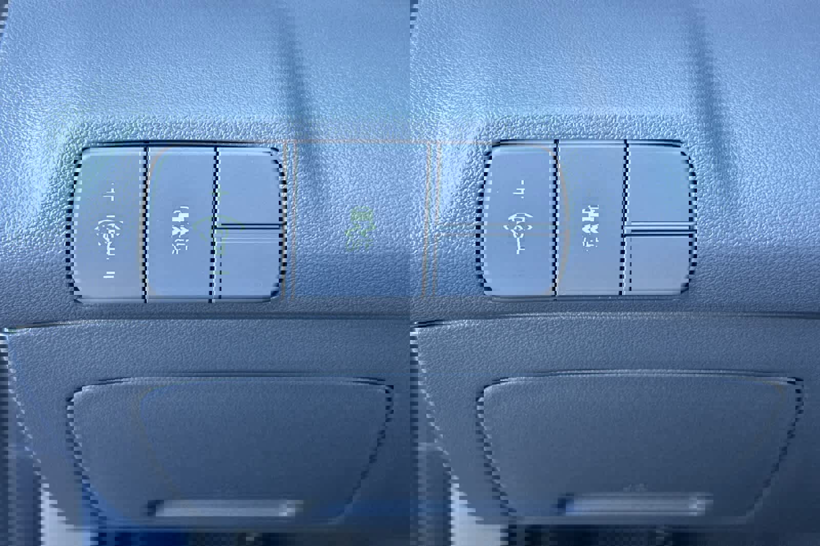 Used 2025 Hyundai Elantra SEL image 30